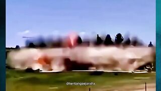 Rumah Ini Sengaja Diledakkan Sebelum Dibangun Ulang.