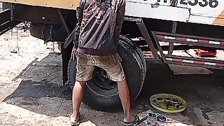 Unbelievable Tire Repair! Watch How He Fixes It 🔧🚛