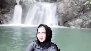 swimming boobs