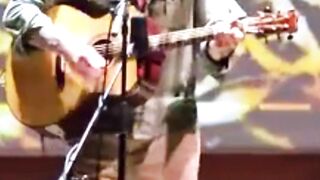 Ray LaMontagne Collapses Onstage, Fans Stunned