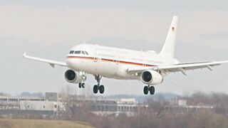 Airbus A321-200 15+04 lands in Munich