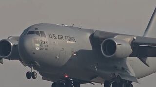Super smooth 🇺🇸 Boeing C-17A landing in MUC