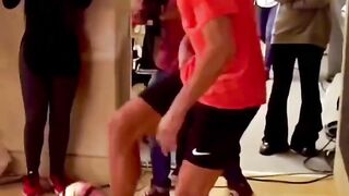 Esse maneira de controlar a bola é fenomenal