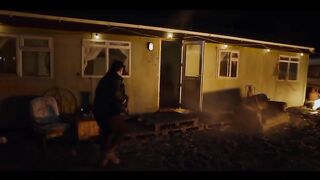 Bandas londinenses: ¡este no saldrá con vida! - Gangs of London: He's not getting out alive!