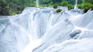 Keindahan alam Negeri Dongeng China Air Terjun Yinlian Zhuitan