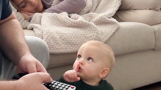 MENINO NÃO QUER A CORDAR A MÃE