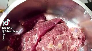 bife na panela de pressão fácil rápido de fazer