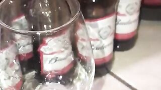 BEBENDO AQUELA BUDWEISER GELADA! 🥶
