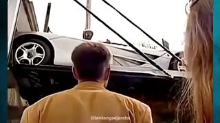 Supercar Pertama Elon Musk Saat Hartanya Baru Rp330 Miliar.