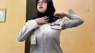 boobs hijab 6