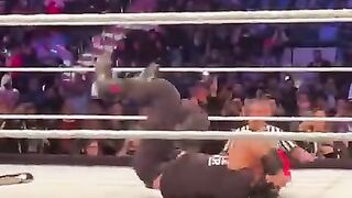 brock-lesnar-couldnt-stop-laughing-after-losing-to-roman-reigns-ytshorts