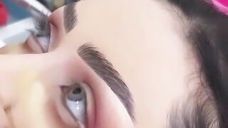 eyes ko bada dekhne ka tip