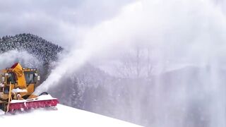 EPIC Snow Blower Removal Machines at Massive Snow Wall Walk in Japan