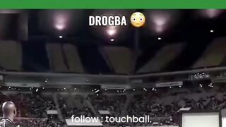 Roberto Carlos dihadapkan pada 15 lapisan papan putih tebal