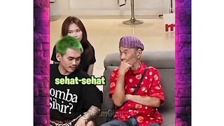 Baju baru udah gaya, tapi giliran diajak nongkrong??