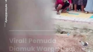 Nekat Kuadrat! Pria di Larangan Brebes Dikepung Massa Akibat Aksi Cabul Pakai Ponsel di Lapangan Voli!