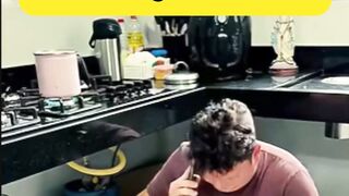 Ele so queria saber como apaga o fogo kkkkkk