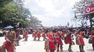 Manus dancing