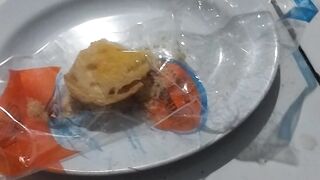 Makanan hampir habis