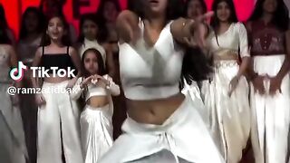 Viral Dance Moves That Everyone Is Watching 2