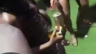 Mulher gostosa a Dançar Kuduro