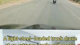 🚛 NEARLY OVERTURNED! Skillful Driver Saves Truck on Highway!