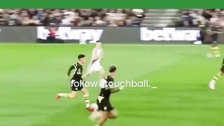 Rayan Cherki tampil luar biasa dan menjadi bintang kemenangan saat Manchester City melibas Crystal Palace