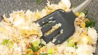 Resep Garlic Butter Rice Cuma 20 Menit, Ide Bekal Praktis & Enak!