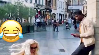 Girls slapped  check the video and like mast #viral #trendingvideos