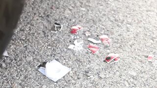 Esmagando Brinquedos Crocantes - Experiencia em Casa