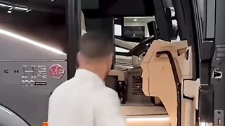 MOTORHOME 2,1 MILION DOLLARS