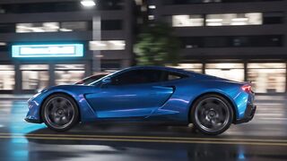 Cars racing and crashing - Coches compitiendo y chocando