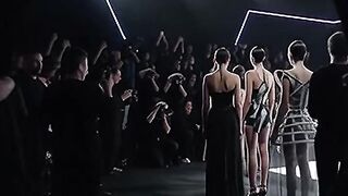 Snake fashion