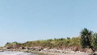 Liburan ke pantai