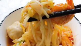 Bikin Jjampong Versi Lokal Cuma Pakai Bahan Rumahan! Gurih, Segar, Pedas 🔥