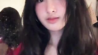 Merah menyala sangat membuka hati