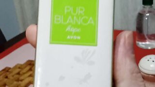 Colônia pur blanca da avon