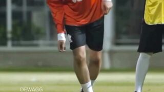 Tendangan bebas sepak bola seringkali gagal karena campuran faktor teknis, fisik, dan psikologis 2