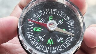Mini pocket compass