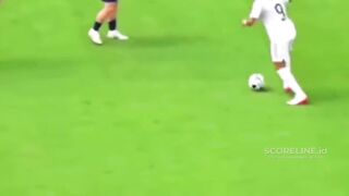 Dunia sepak bola tidak akan pernah lupa apa yang dilakukan Kvara terhadap Mbappé dan Arda Güler