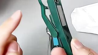 Nail cutter with magnifying glass