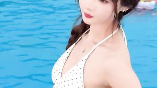 Thử thách phối 3 outfit đi biển CHỈ VỚI 200 CÀNH! Mấy bà có dám nhận không? Chú gấu nhỏ dễ thương và