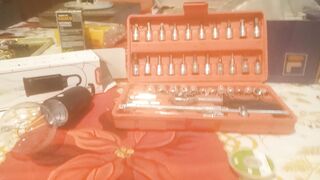 Lampada solar, malha de  dessolda, catraca com bits e soquetes