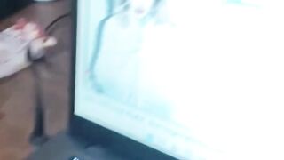 Ketika mau sok-sokan dengerin lagu barat