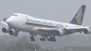 Singapore Cargo Boeing 747 WET Landing at the Polderbaan🌧️🌊
