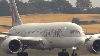 Qatar Airways Boeing 787-8 Dreamliner departing from Edinburgh Airport