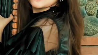 Gul panra dance boob's showing