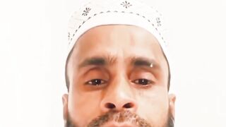 বলে কি হুজুর?