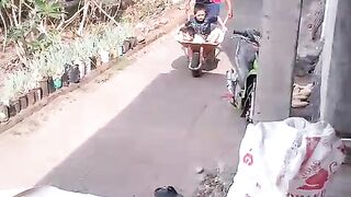 Nak kanak naek herobang leh