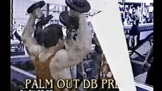 Larry Scott treino de ombros